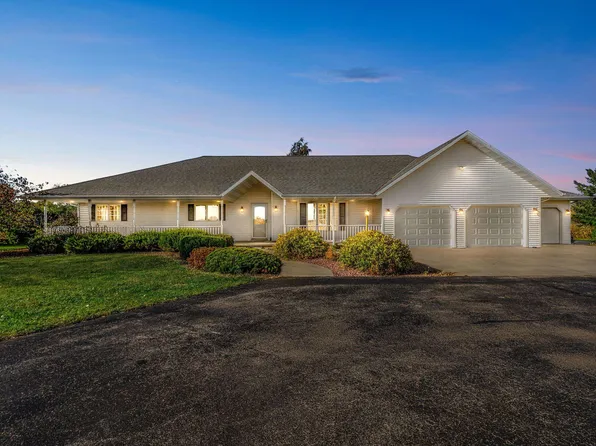 W1878 Hillside Dr, Pulaski, WI 54162