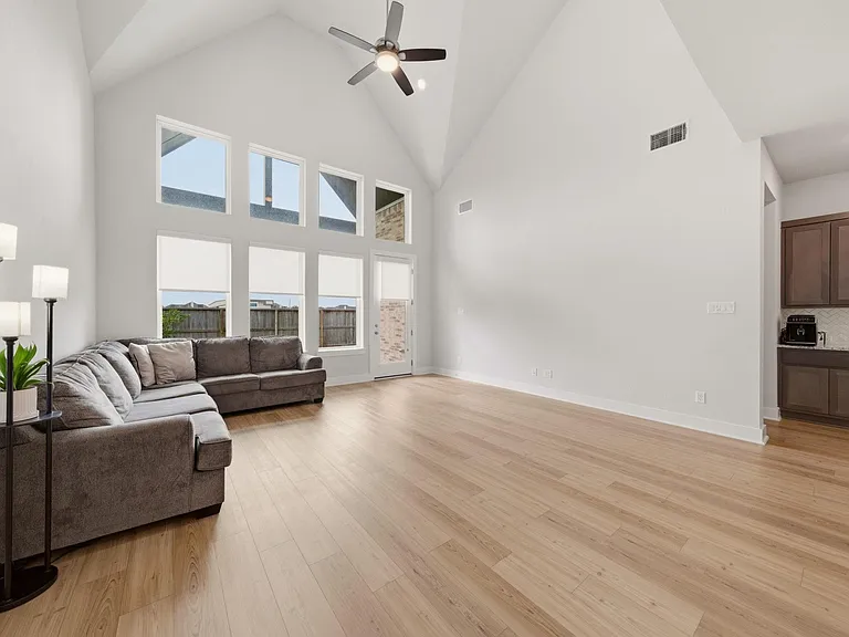 26307 Camden Canyon Ave — Photo 8