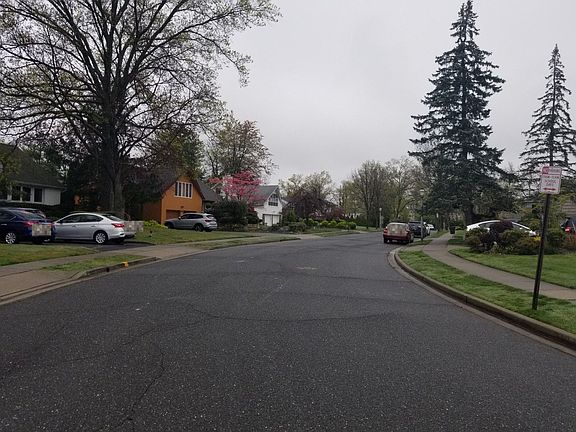 4th image of 13 Woods Ln