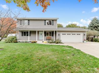 16450 Brown Ln, Spring Lake, MI 49456