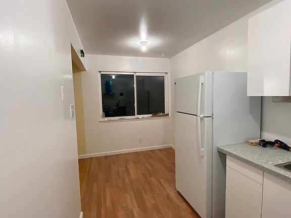 5th image of 5826 Alameda Ave #5826