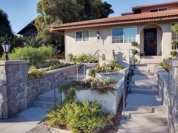 3rd image of 633 W Sierra Madre Blvd APT 10