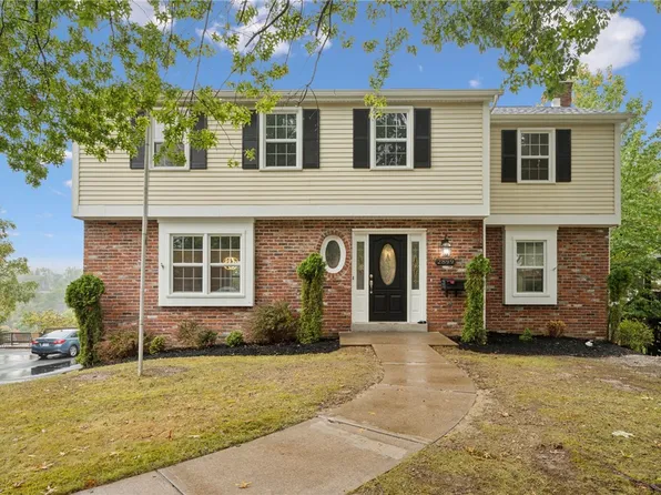 2899 Oneill Dr, Bethel Park, PA 15102