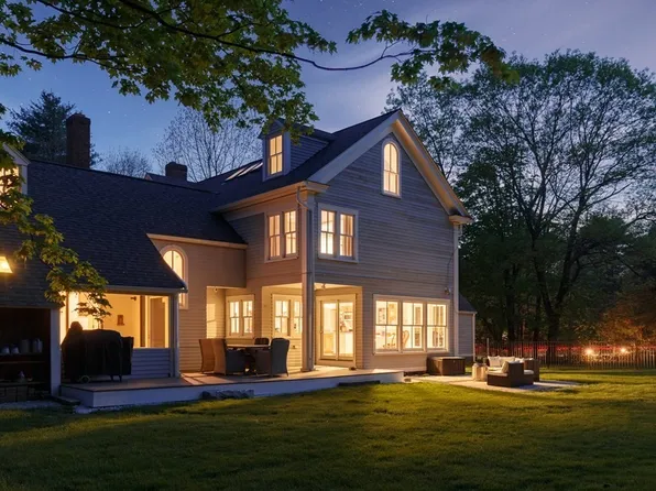 92 Maynard Rd, Sudbury, MA 01776