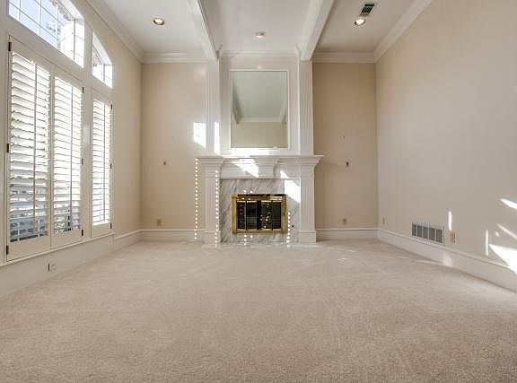 2nd image of 3221 Ipswich Dr