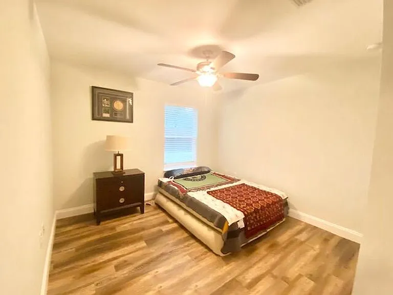 210 Pines St — Photo 20