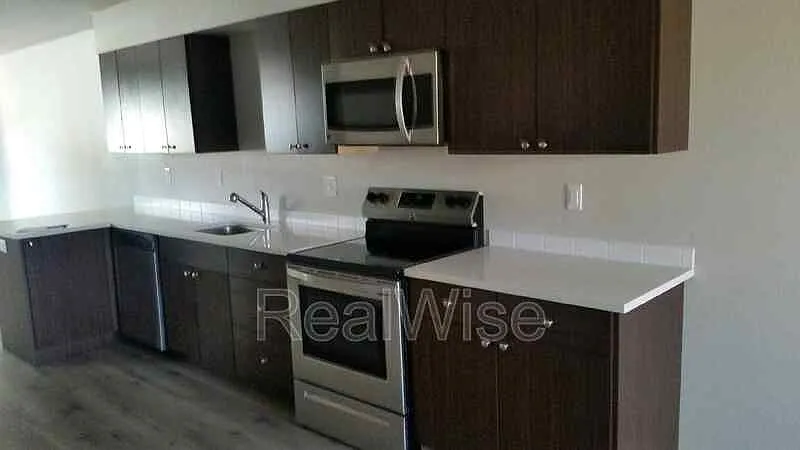 2 bed, 1.0 bath, 1011 sqft, $1,650 — Photo 4
