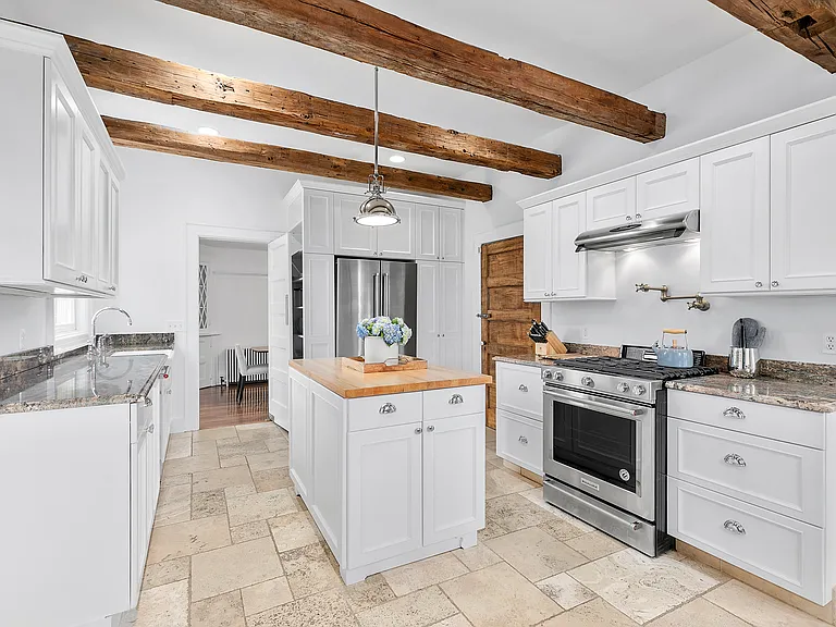 336 Bluff Rd — Photo 8