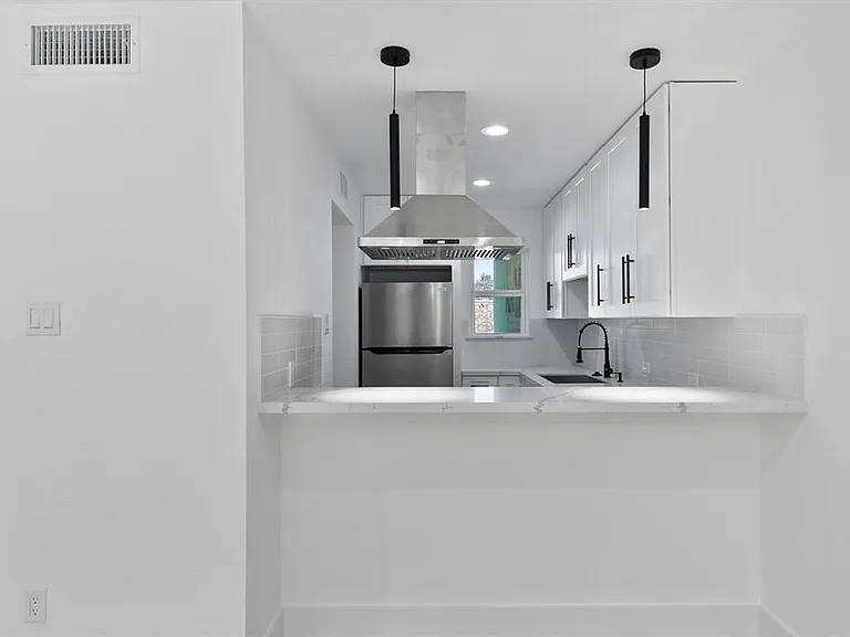 1514 Wirt Rd #8 — Photo 18