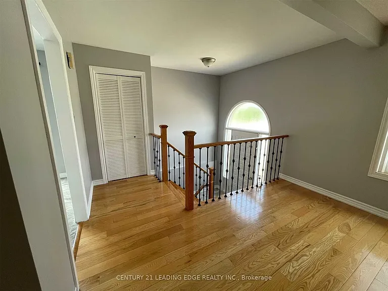 438 Colborne St — Photo 4