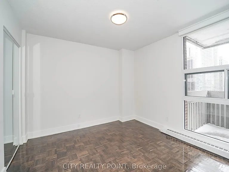 33 Isabella St #1012 — Photo 11