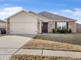 1243 E San Antonio St, Broken Arrow, OK 74012