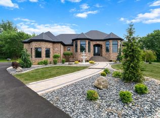 8835 Schafer Dr, Saint John, IN 46373