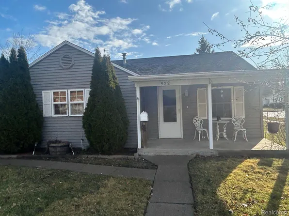 922 16th St, Port Huron, MI 48060