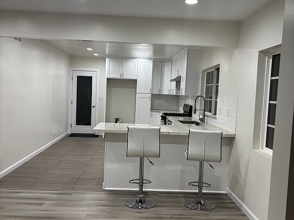 2nd image of 6422 Mammoth Ave #A