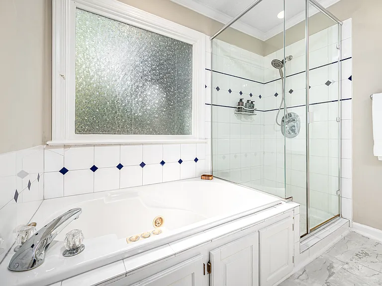 128 Chimney Rise Dr — Photo 5