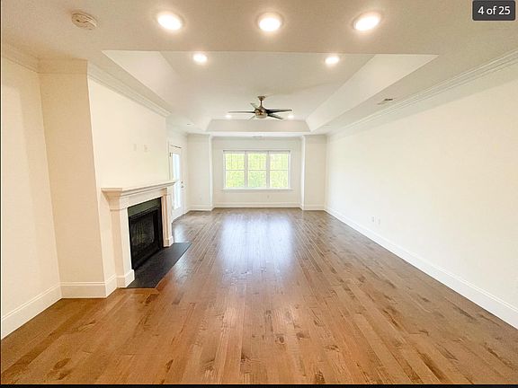 4th image of 8 Island Ct Unit 216