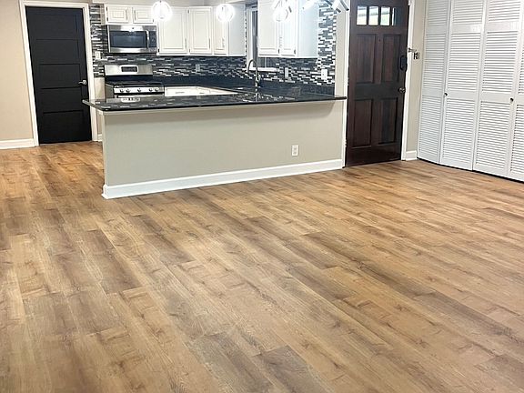 5th image of 214 Killarney Dr