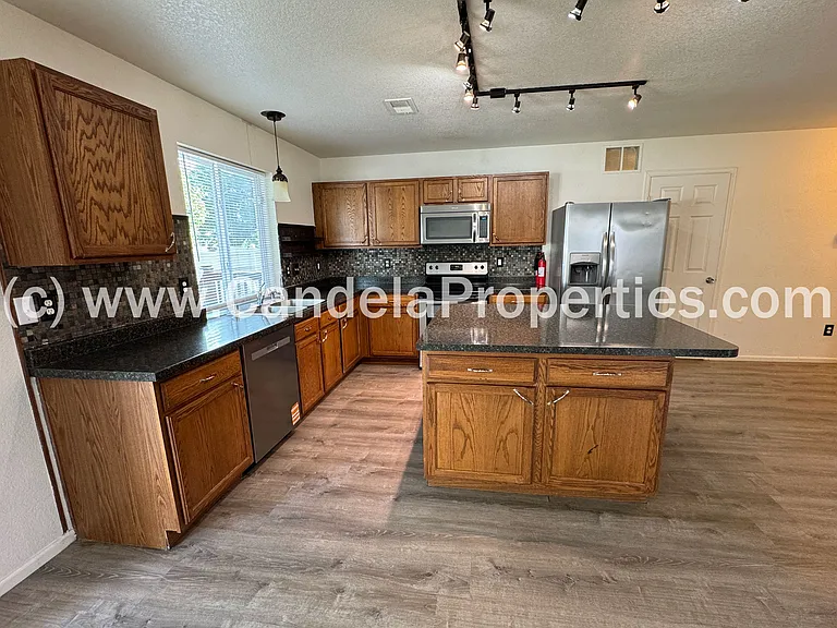 8008 Firecracker Trl — Photo 12