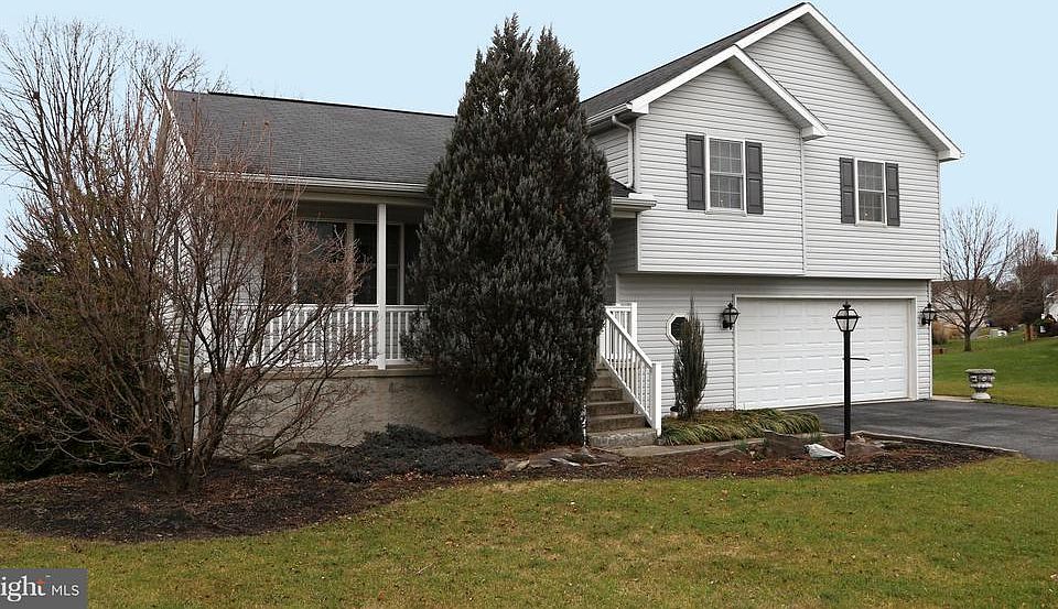 1st image of 901 Smokehouse Ct