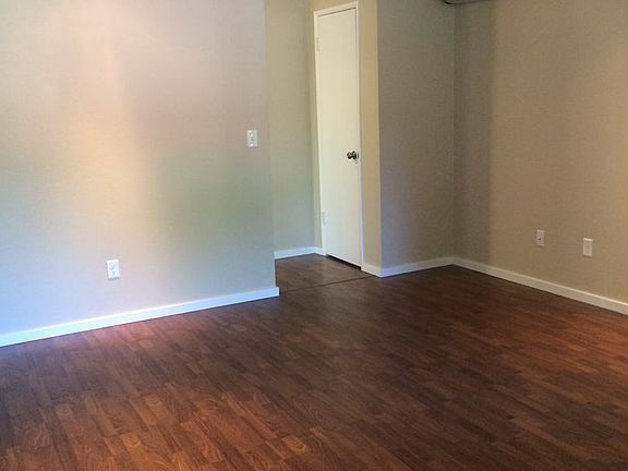 3rd image of 613 E 22nd St