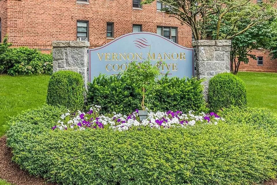 1st image of 485 E Lincoln Ave APT 220
