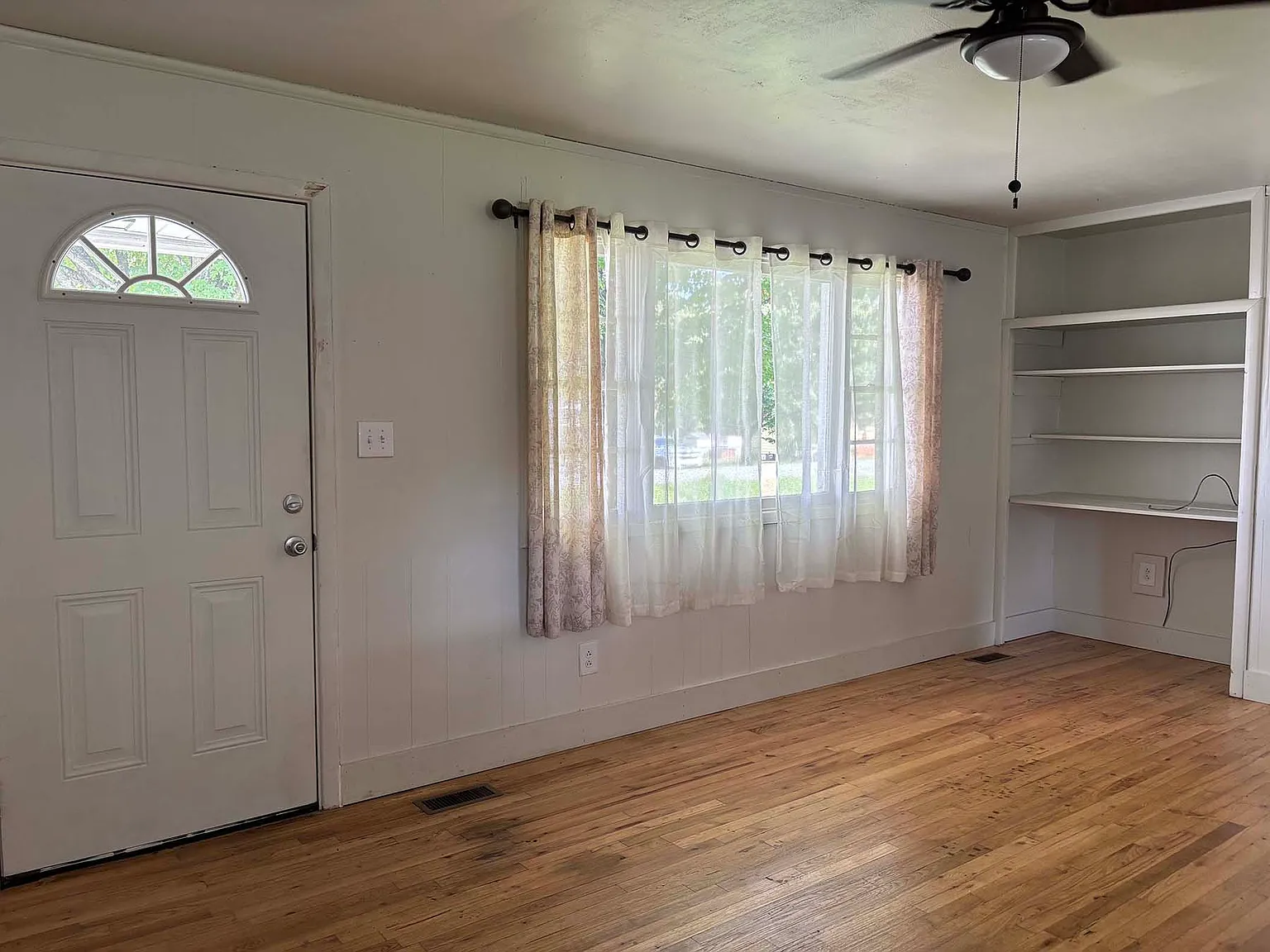 2 bed, 1000 sqft, $1,000 — Photo 3