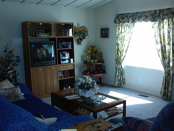 3rd image of 26301 Amanda Ave