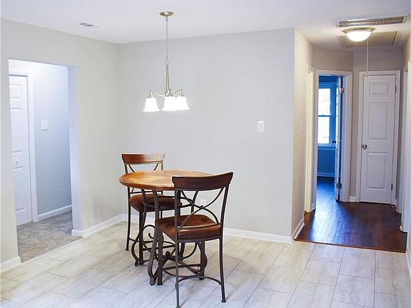 3rd image of 218 N Elm Ave