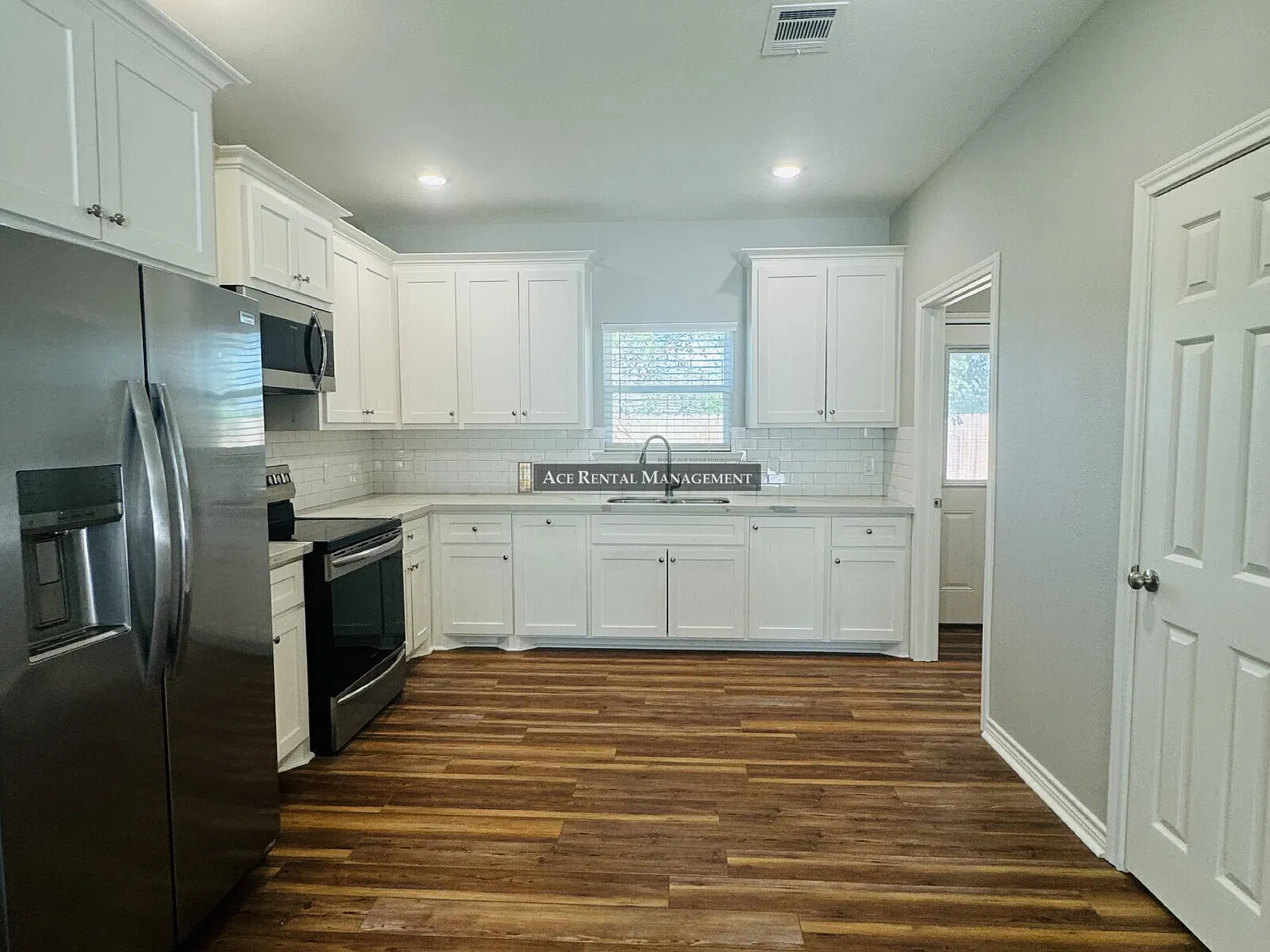 Modern 2 Bedroom | 1 Bathroom Duplex in Port Arthur, TX — Photo 3