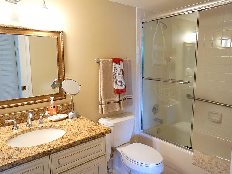 7286 Huntington Ln #306 — Photo 24