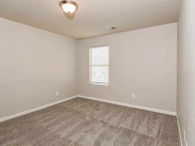 180 Chandler Trce — Photo 13