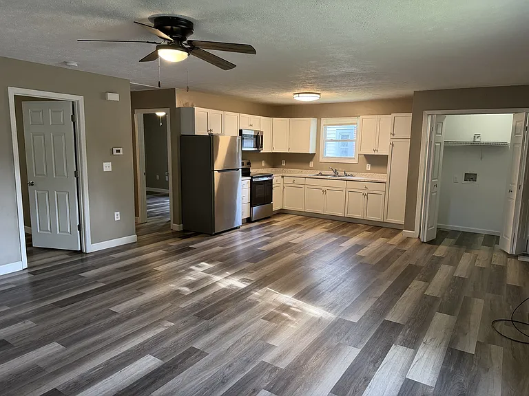 18 Oakwood Ave — Photo 11