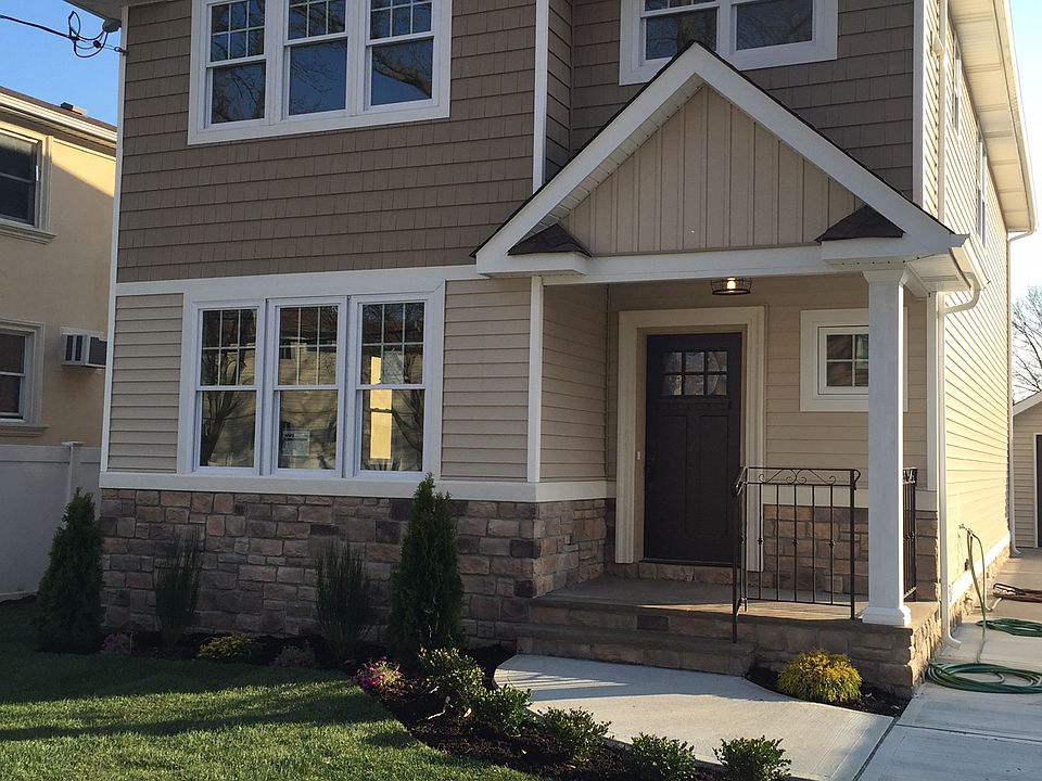 1st image of 376 Guyon Ave