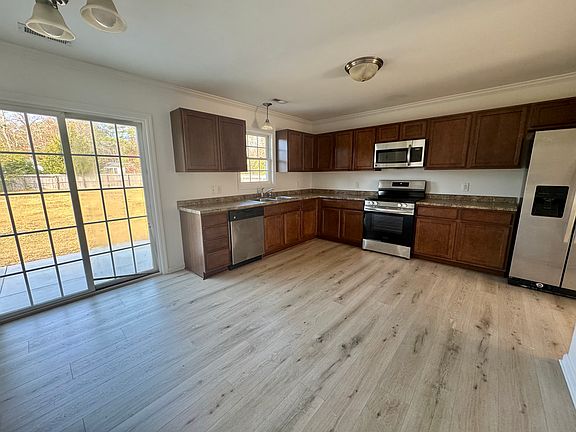5th image of 318 Murphy Dr