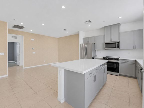 4th image of 5684 Beguiling Falls St