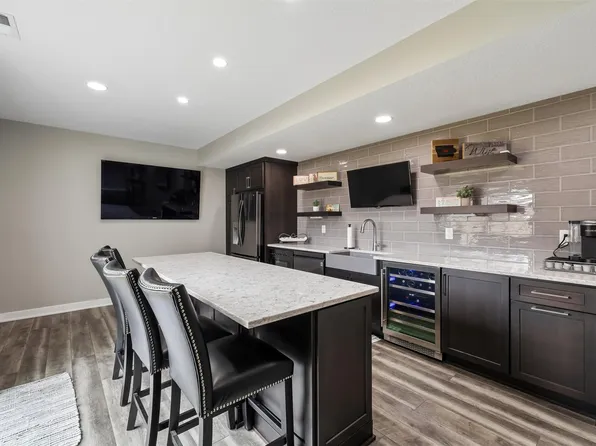 4019 139th St, Urbandale, IA 50323