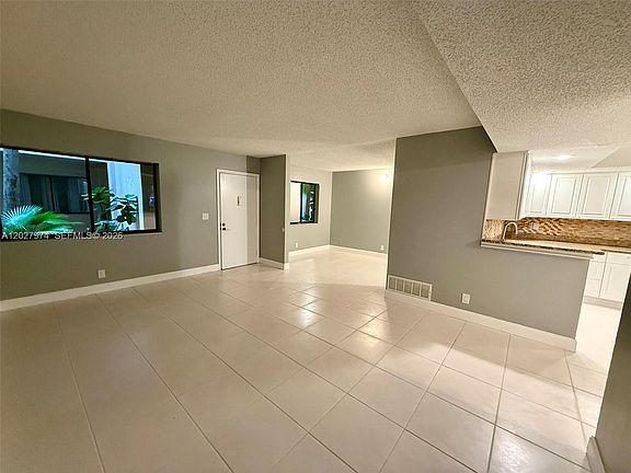 5th image of 5220 Las Verdes Cir APT 114