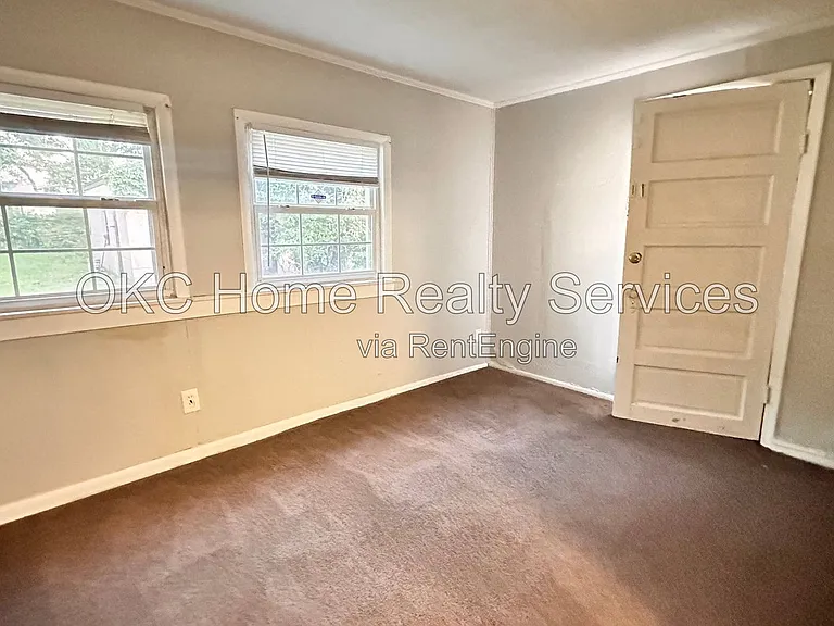 2048 NE 18th St — Photo 9