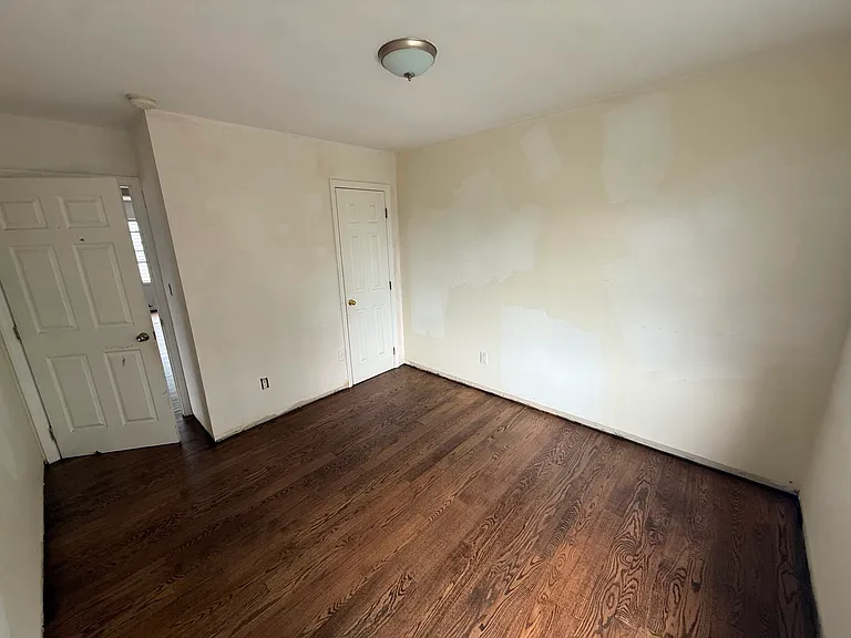 201 Truman Ave #2 — Photo 3