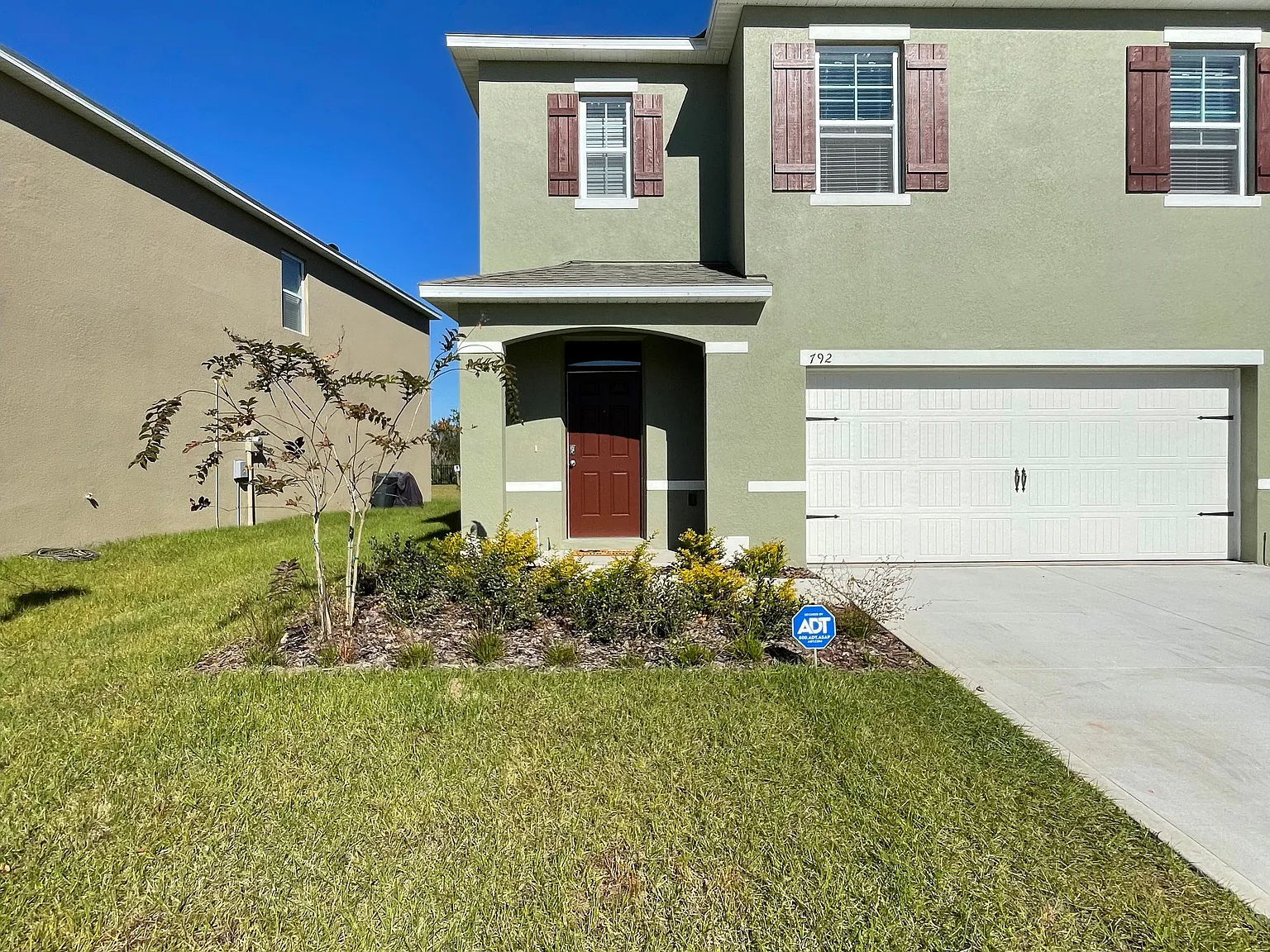 5 bed, 3.0 bath, 2600 sqft, $2,850 — Photo 2