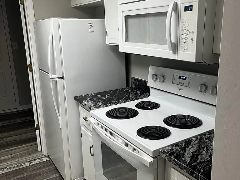 635 Huntington Rd #701 — Photo 6