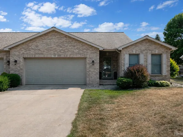 703 Andrew Dr, Frankenmuth, MI 48734