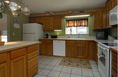 3rd image of 19793 Petersburg Ct