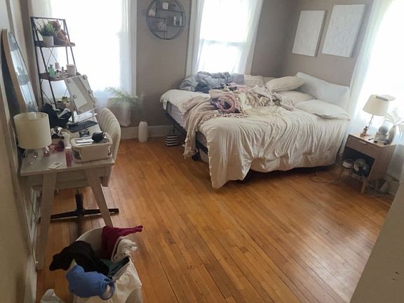 5th image of 810 Cherry St