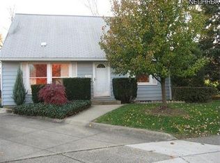 1504 Collinwood Cir, Cuyahoga Falls, OH 44221