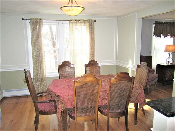 4th image of 150 Greenmeadow Dr