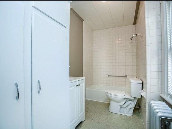 3rd image of 47 Prospect St Floor 1