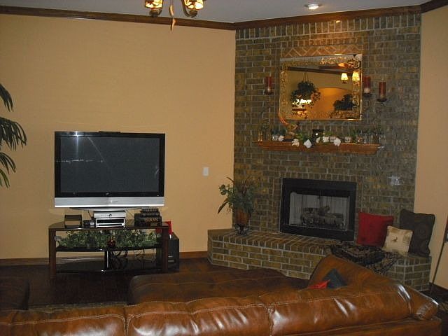 2nd image of 3920 Richmond Rd