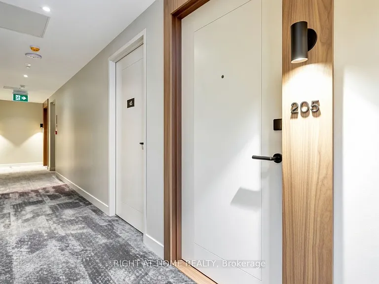 560 Rideau St #205 — Photo 2